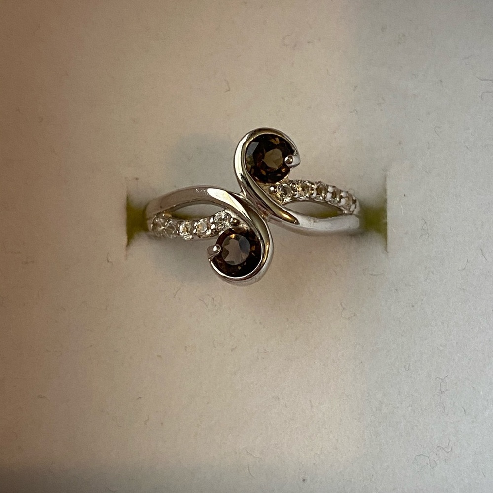 NWOT Smoky quartz & white topaz swirl design ring
